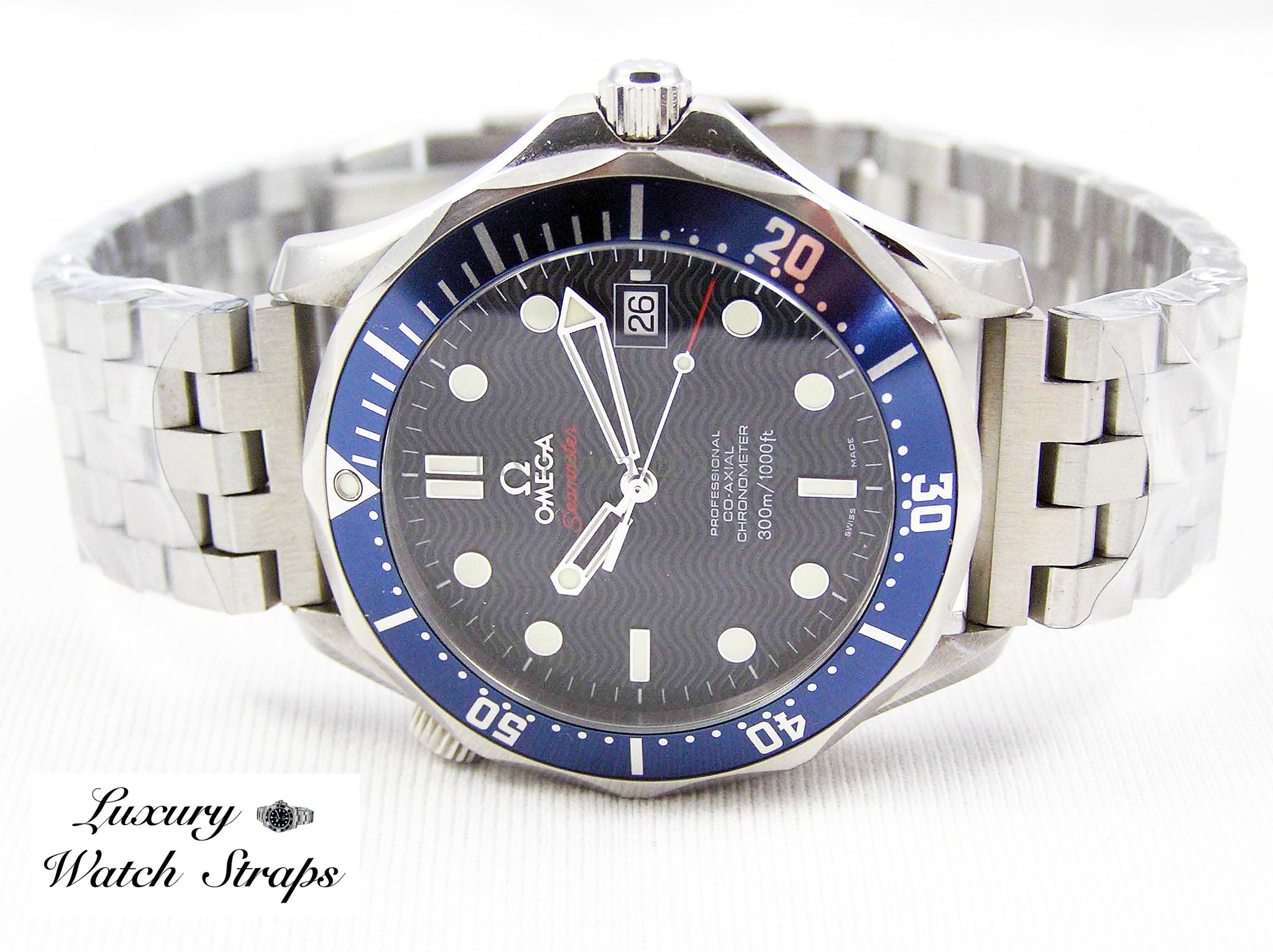 Omega Seamaster Planet Ocean Stahl Automatik Herrenuhr 2208.50.00 for  Rs.329,076 for sale from a Trusted Seller on Chrono24